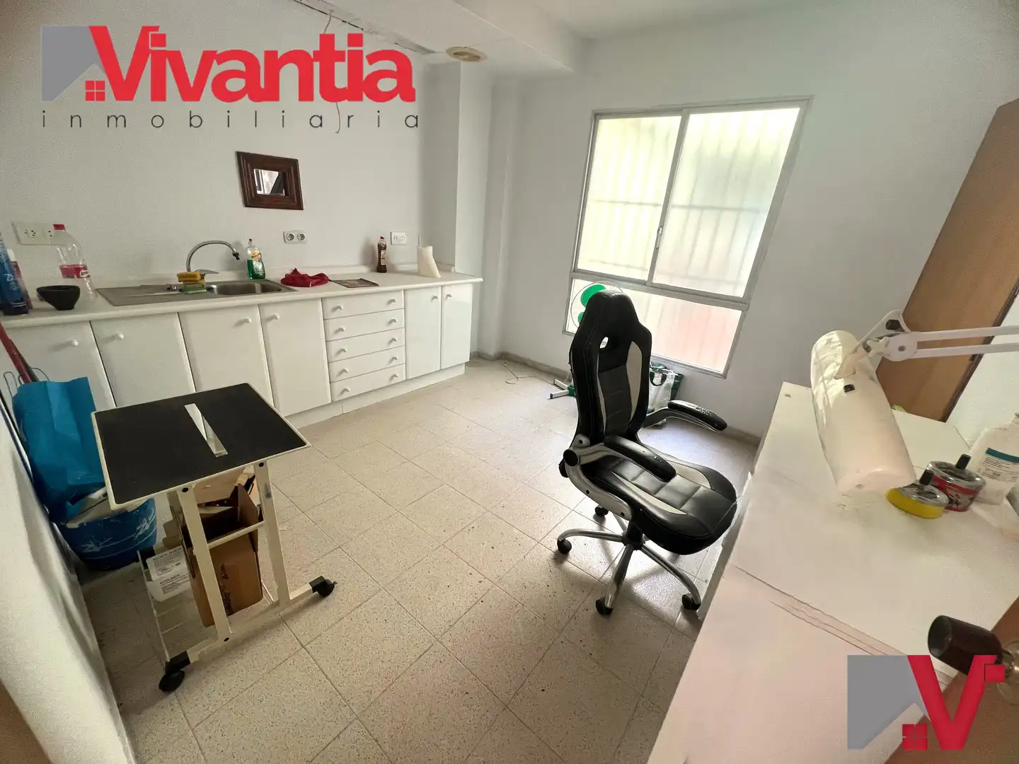 Büro zum Verkauf in Lorca mit Klimaanlage und Möbliert
