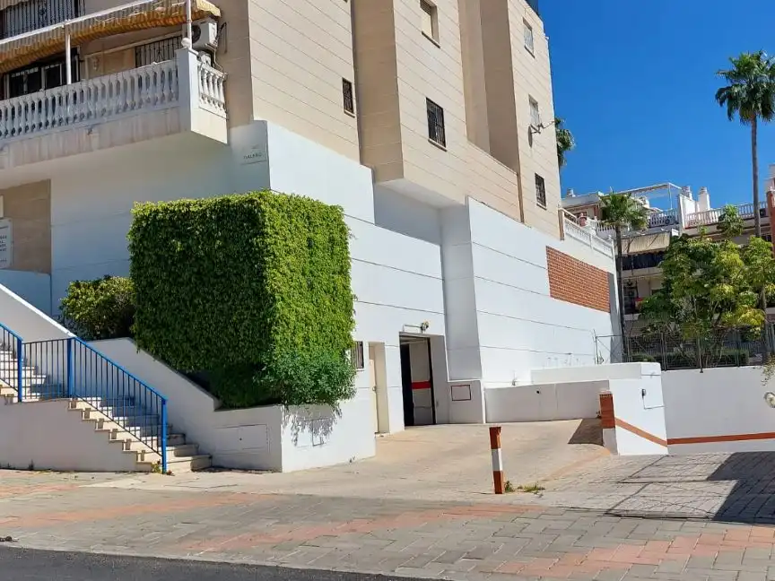 Exterior view of Garage for rent in Bailén - Miraflores