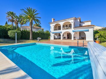 Haus mit Pool zum Verkauf in Avenida José Luis Carrillo 10