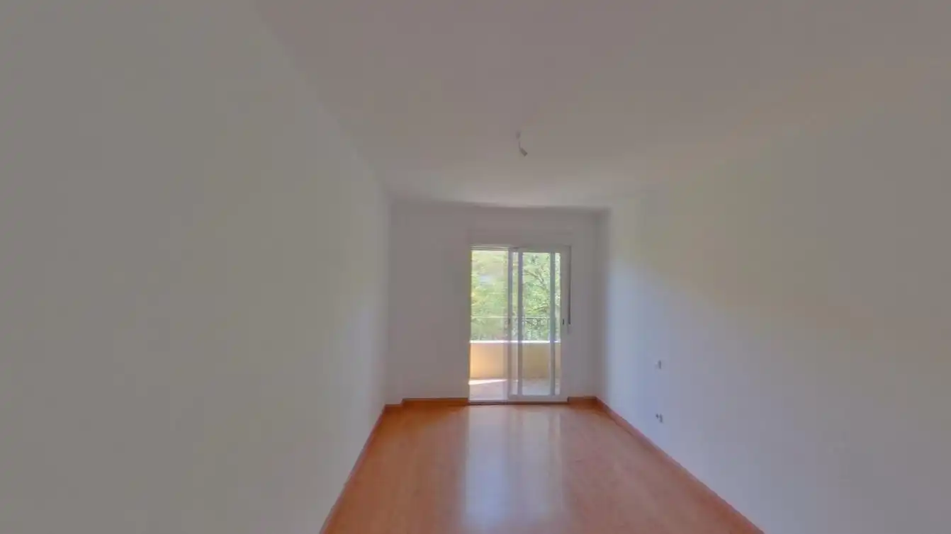 Habitación de Piso en venta en Zaragoza con Horno y Balcón