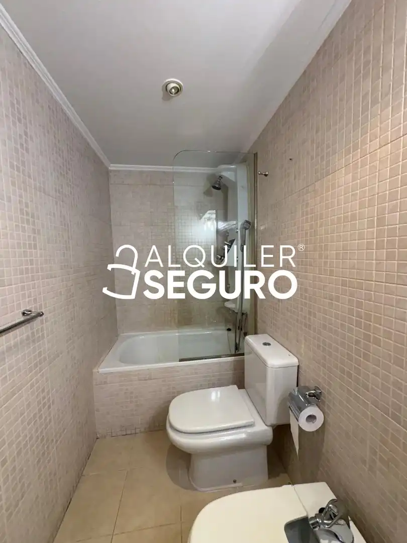 Bany de Estudi de lloguer en Madrid amb Calefacció