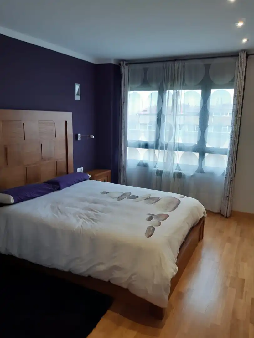 Schlafzimmer von Wohnung zur Miete in Santander