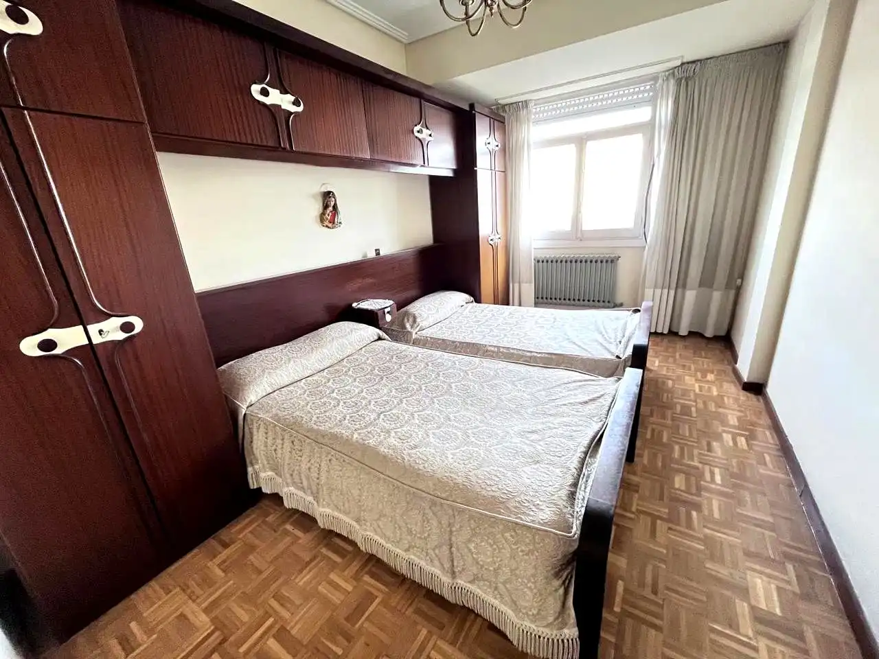Dormitori de Pis en venda en Vitoria - Gasteiz amb Calefacció, Parquet i Terrassa