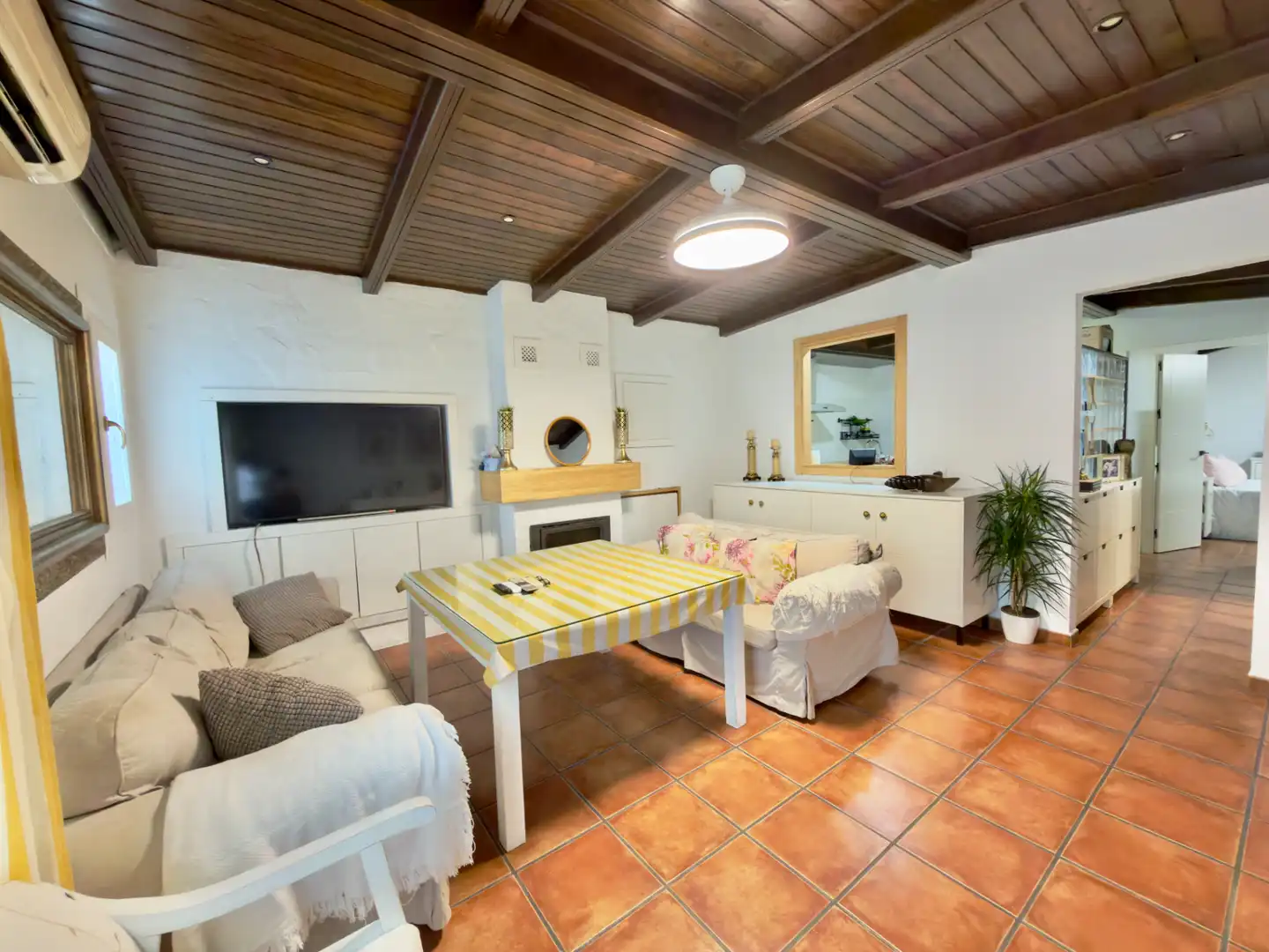 Sala de estar de Dúplex en venta en Bornos con Aire acondicionado, Terraza y Amueblado