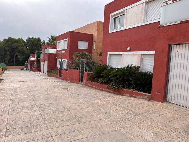 Casa-chalet en Venta en Urbanización la Loma, 105 en La Loma