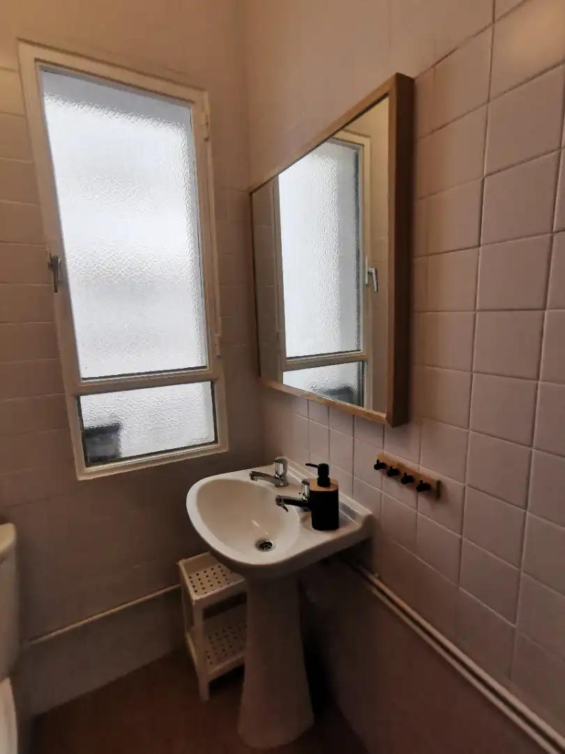 Badezimmer von Wohnung zur Miete in Salamanca mit Heizung, Parkett und Möbliert