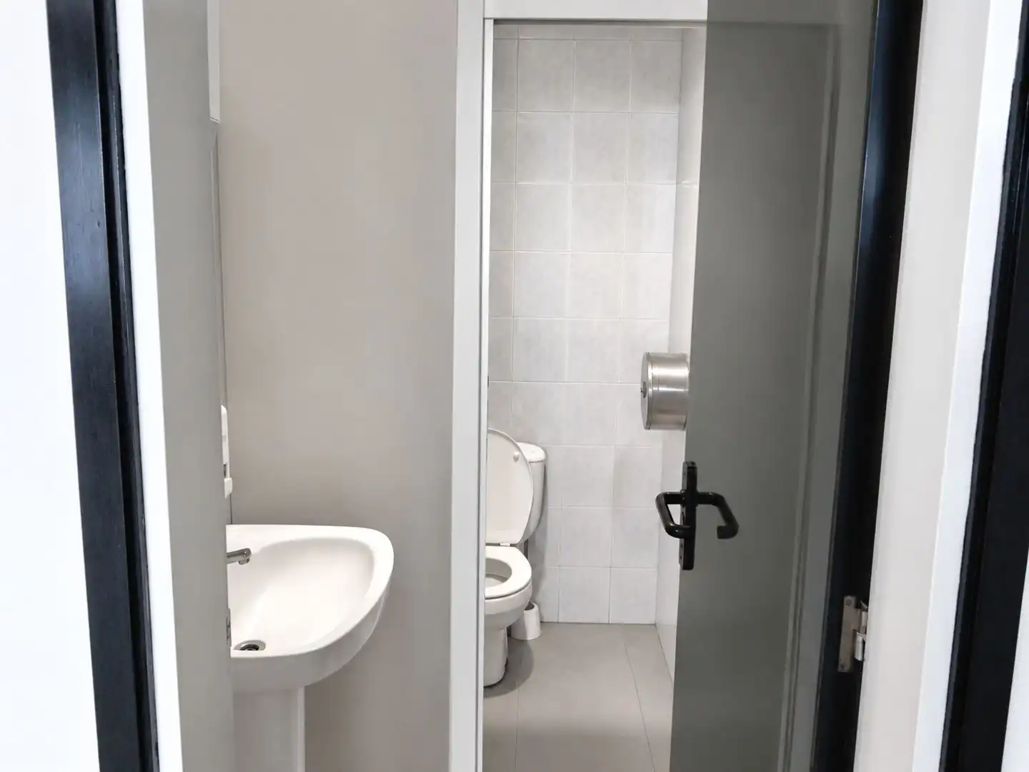 Bany de Local de lloguer en El Palau d'Anglesola amb Aire condicionat i Moblat