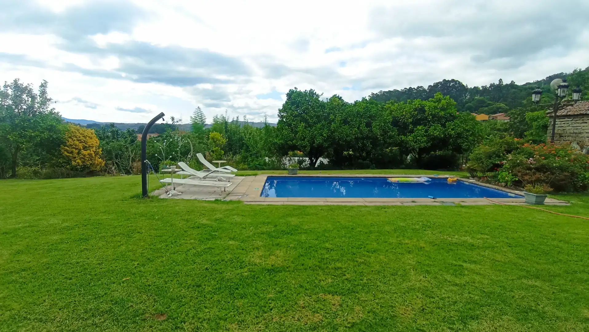 Piscina de Casa o chalet en venta en Pontevedra Capital  con Jardín privado, Terraza y Piscina