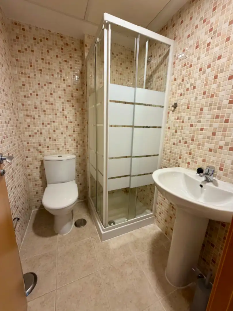 Baño de Apartamento en venta en Casares con Terraza, Trastero y Horno