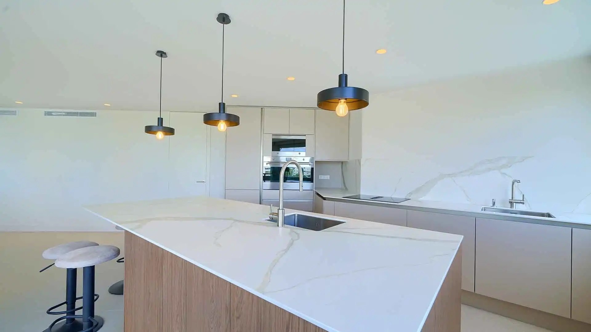 Kitchen of Attic for sale in Marbella  with Air Conditioner, Terrace and Storage room