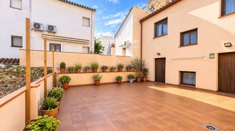 Vive e invierte en el corazón de Palamós! Chalet pareado con local multifuncional a 5 minutos de la playa