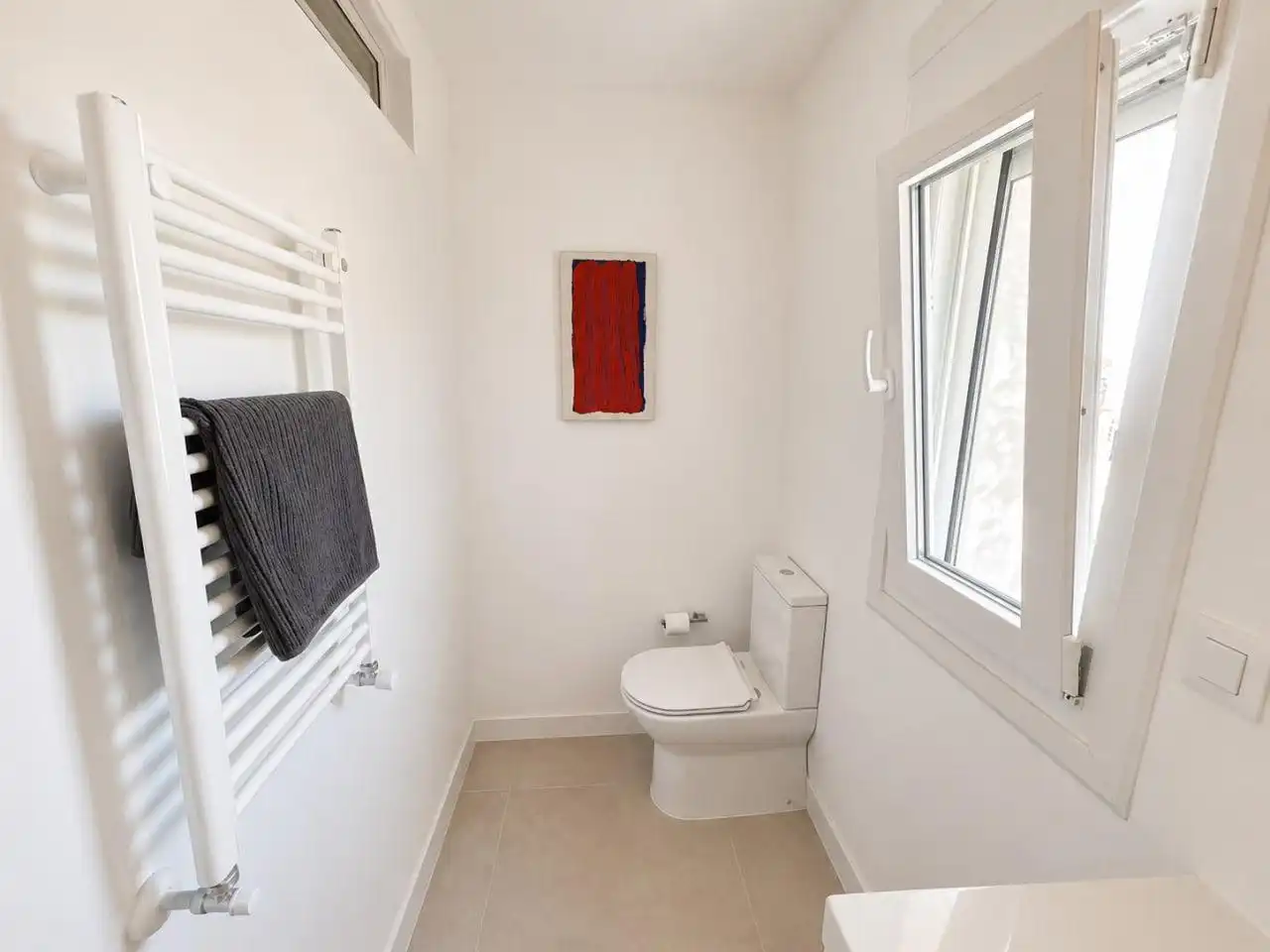 Bathroom of Houses for sale in La Cabrera  with Terrace