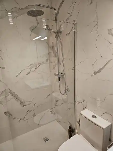 Baño de Casa adosada en venta en Peralta / Azkoien con Aire acondicionado, Calefacción y Jardín privado
