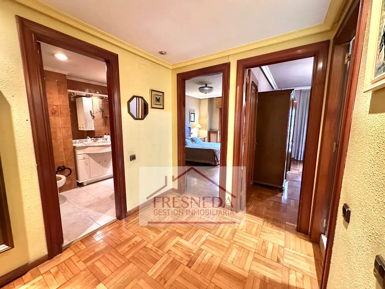 Piso en venta en Oviedo  con Calefacción, Terraza y Trastero