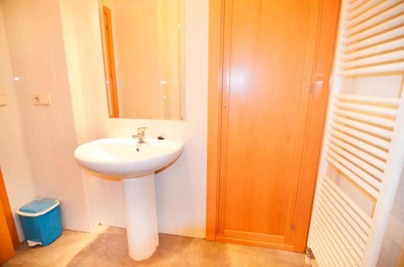 Baño de Piso de alquiler en Salamanca con Calefacción y Amueblado