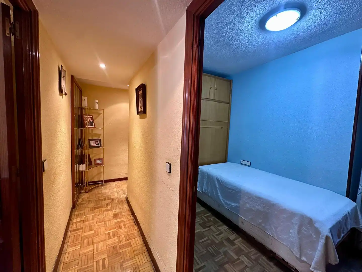 Habitación de Piso en venta en Madrid con Calefacción, Parquet y Terraza