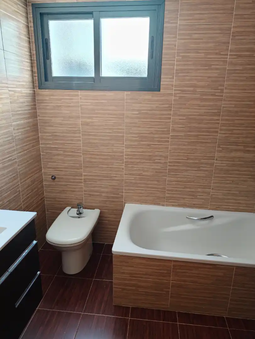 Bathroom of Attic for rent in Sedaví  with Parquet flooring, Terrace and Oven