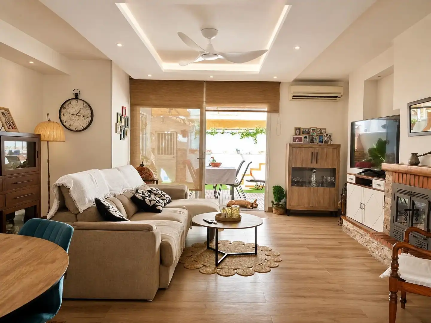 Sala de estar de Casa adosada en venta en Marbella con Piscina comunitaria