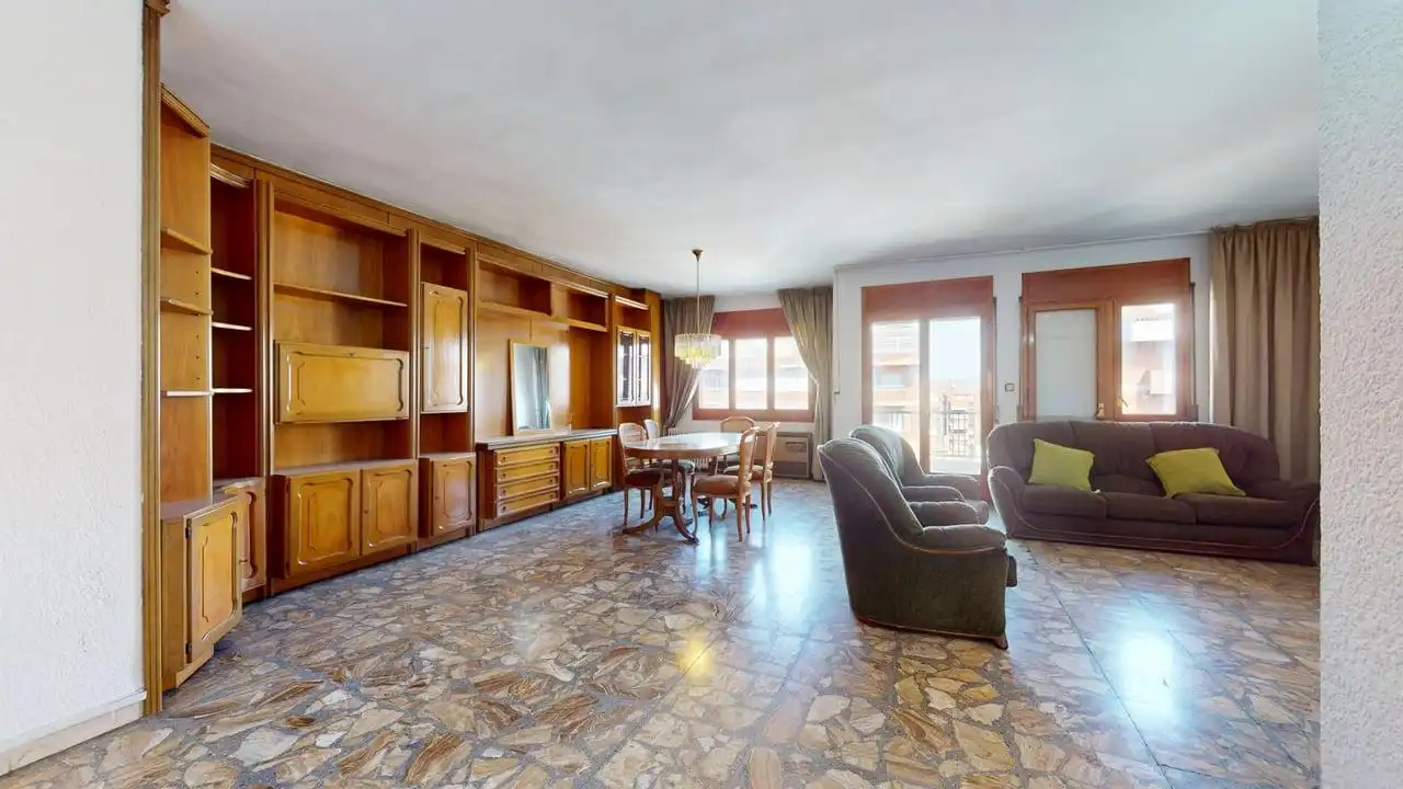 Appartamento con terrazza in vendita a Carrer de Latorre, imagen 8