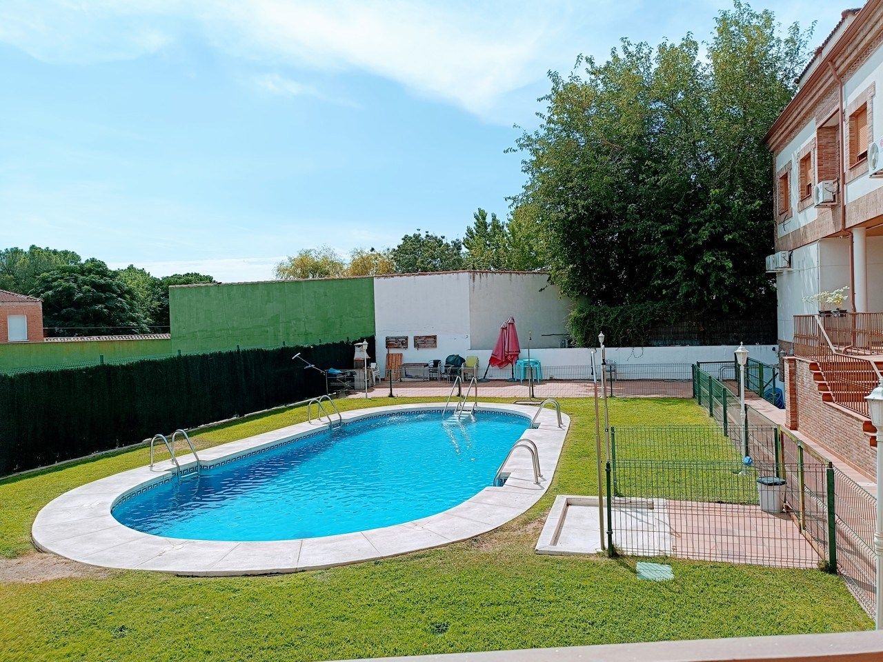 Swimming pool of Flat to rent in Valdetorres de Jarama  with Air Conditioner, Storage room and Oven