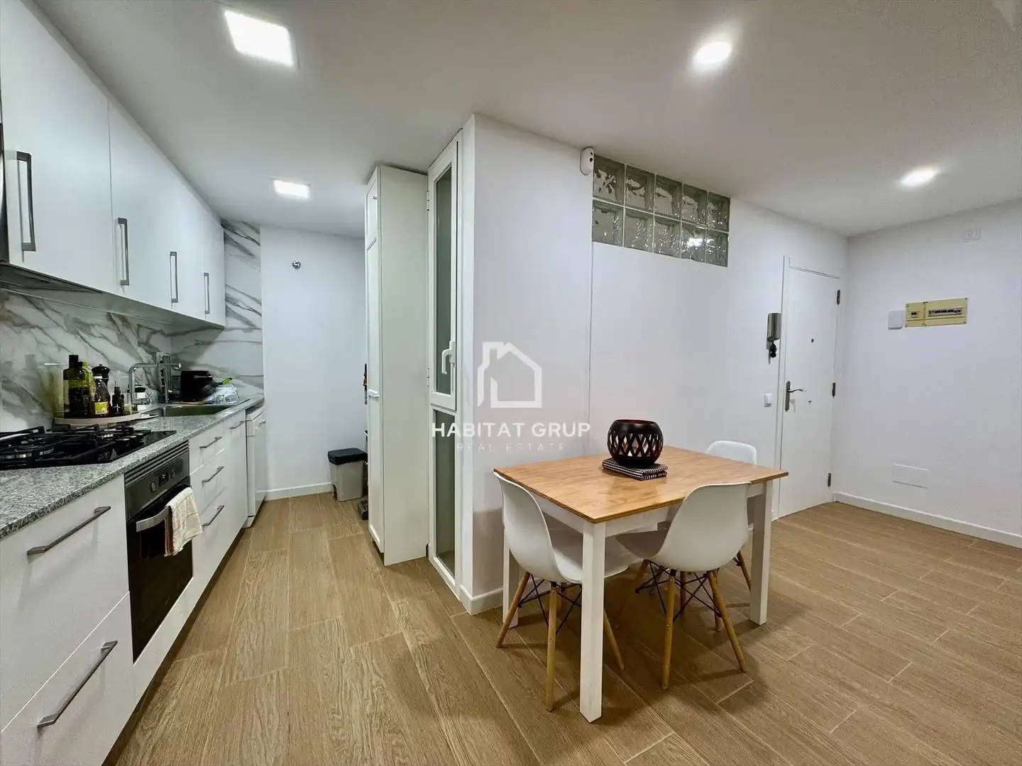 Kitchen of Flat for sale in Girona  with Air Conditioner, Heating and Private garden