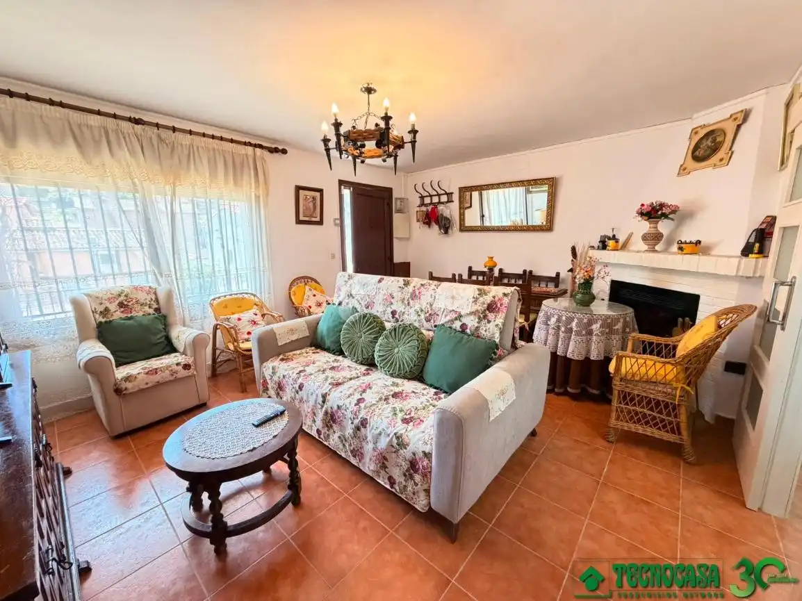 Sala de estar de Casa adosada en venta en Lanzahíta con Aire acondicionado y Calefacción