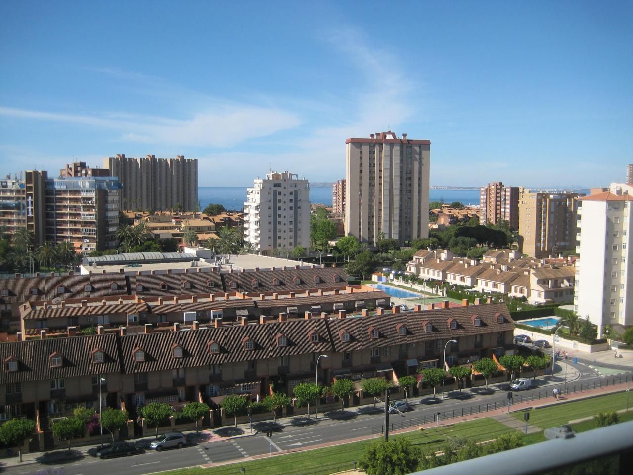 Vista exterior de Pis de lloguer en Alicante / Alacant amb Aire condicionat, Terrassa i Moblat