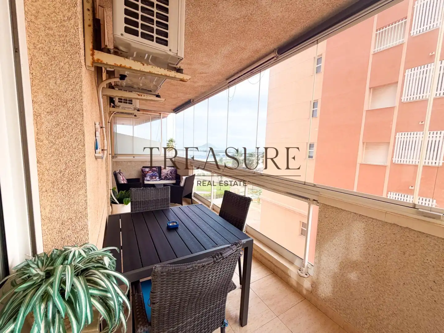 Terrassa de Apartament en venda en La Manga del Mar Menor amb Aire condicionat, Terrassa i Moblat