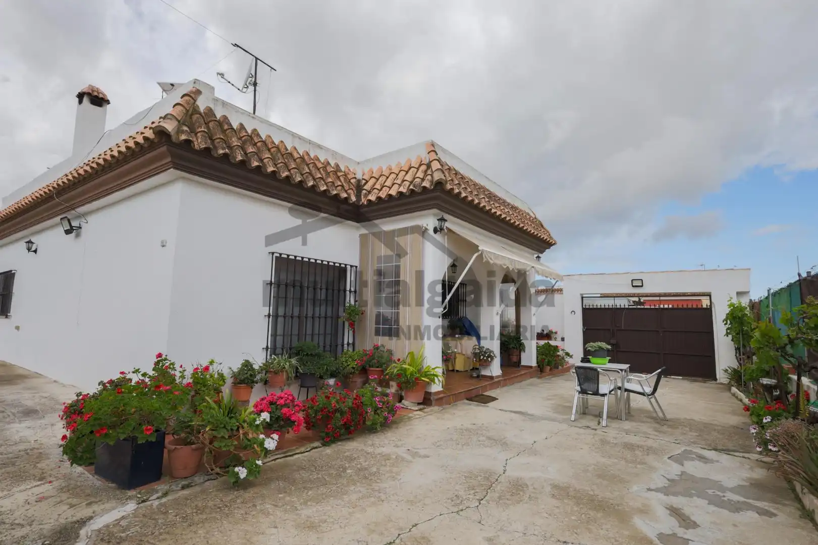 Exterior view of Country homes for sale in Sanlúcar de Barrameda  with Private garden and Storage room
