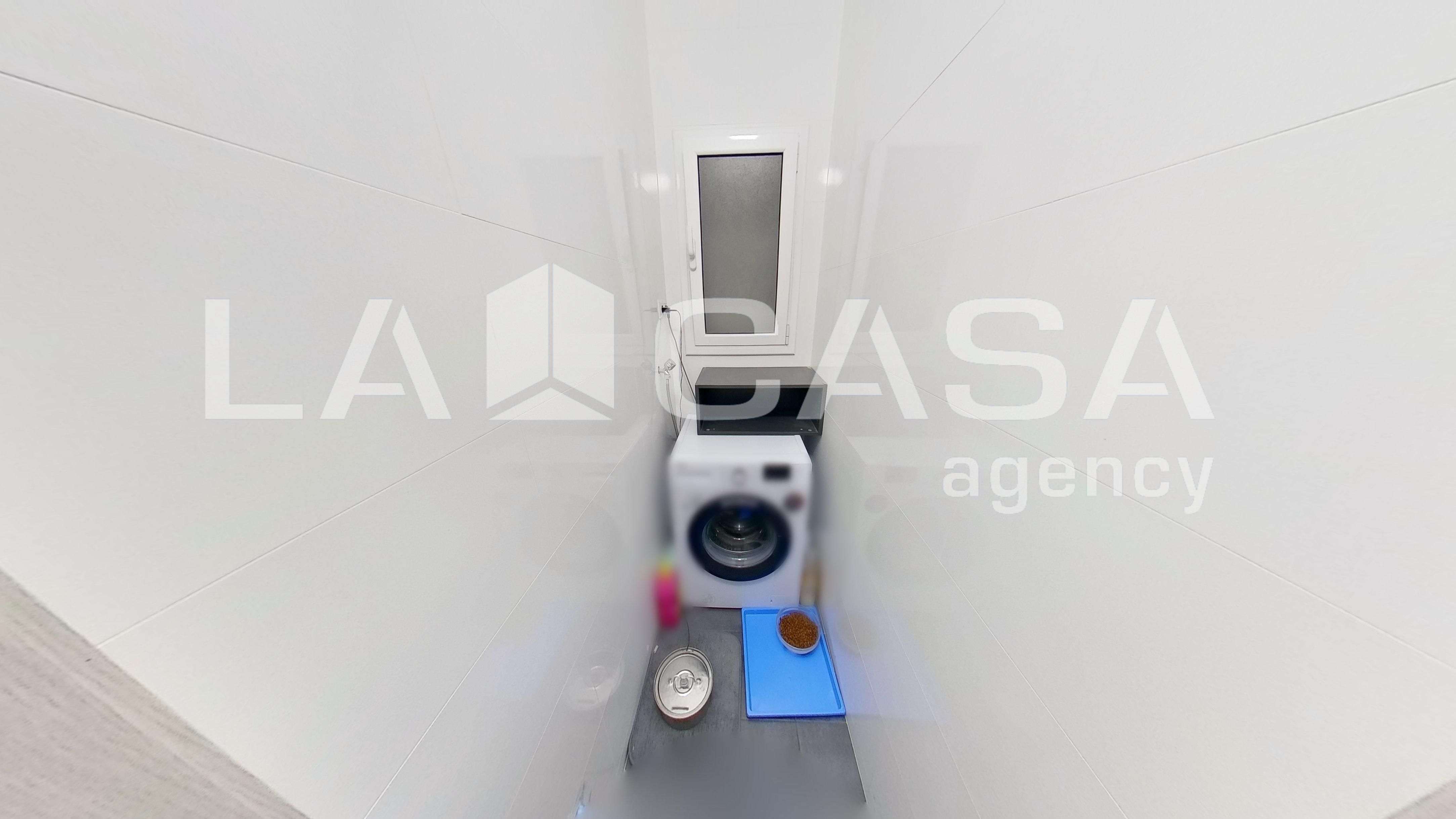 Flat for sale in  Barcelona Capital  with Terrace and Storage room