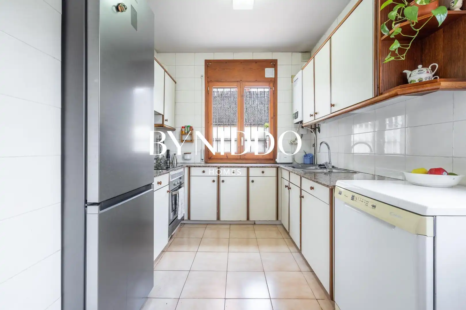 Cocina de Casa adosada en venta en Sant Cugat del Vallès con Aire acondicionado, Calefacción y Jardín privado