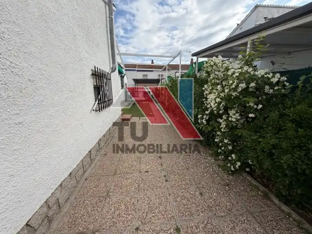 Aparcament de Casa o xalet en venda en Villamiel de Toledo amb Aire condicionat, Terrassa i Piscina