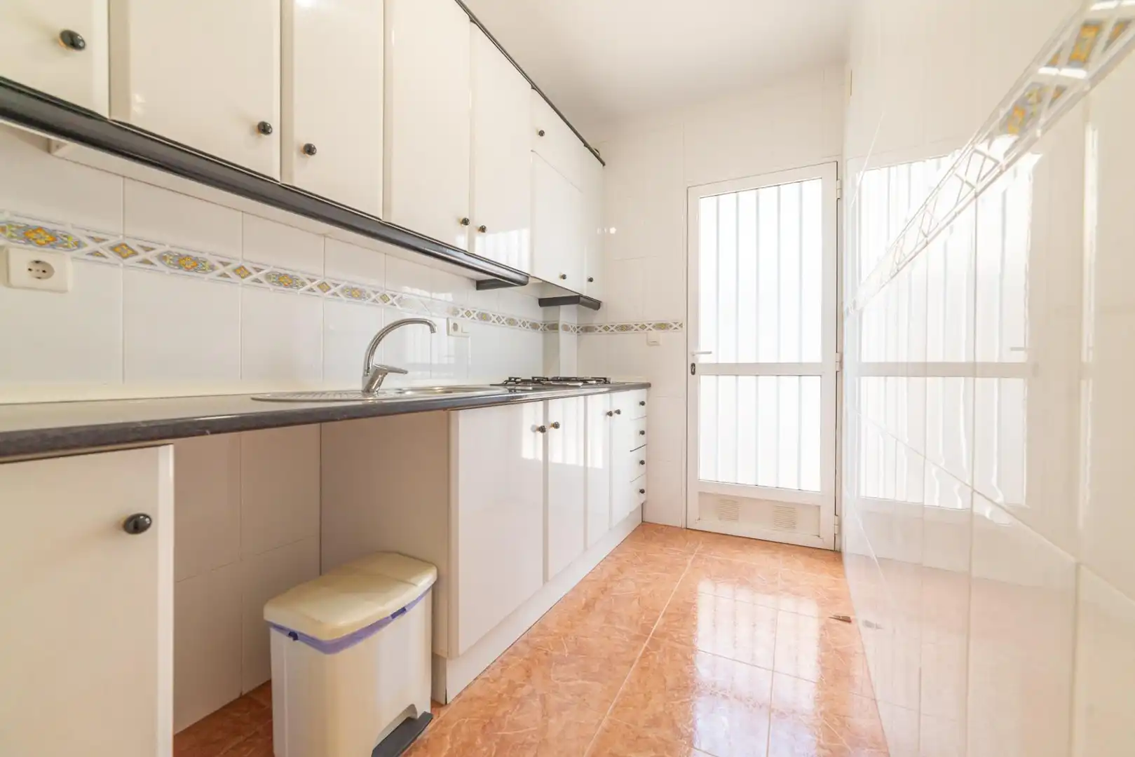 Maison mitoyenne avec terrasse à vendre à JAZMINES, imagen 12