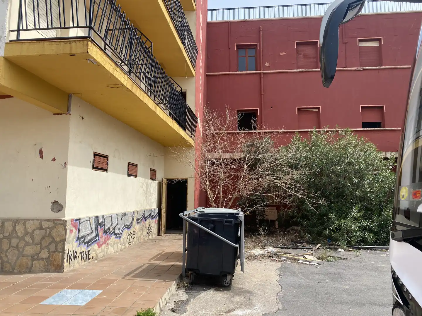 Außenansicht von Gebäude zum Verkauf in Torreblanca