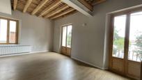 Sala d'estar de Pis en venda en Vic amb Parquet, Balcó i Alarma