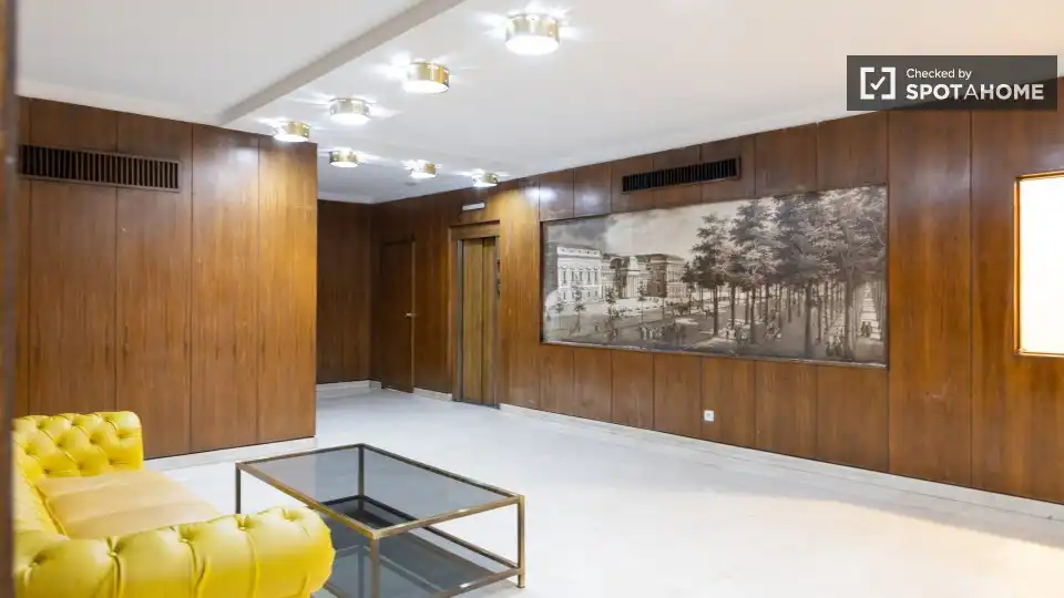 Appartamento con terrazza in affitto a Centro, imagen 16