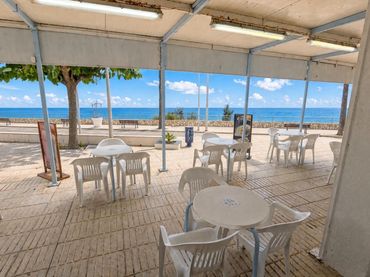 Locale commerciale in affitto a Passeig MARITIM