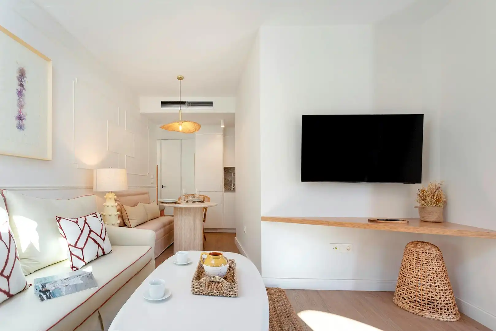 Living room of Flat for rent in Sevilla  with Air Conditioner, Heating and Washing machine