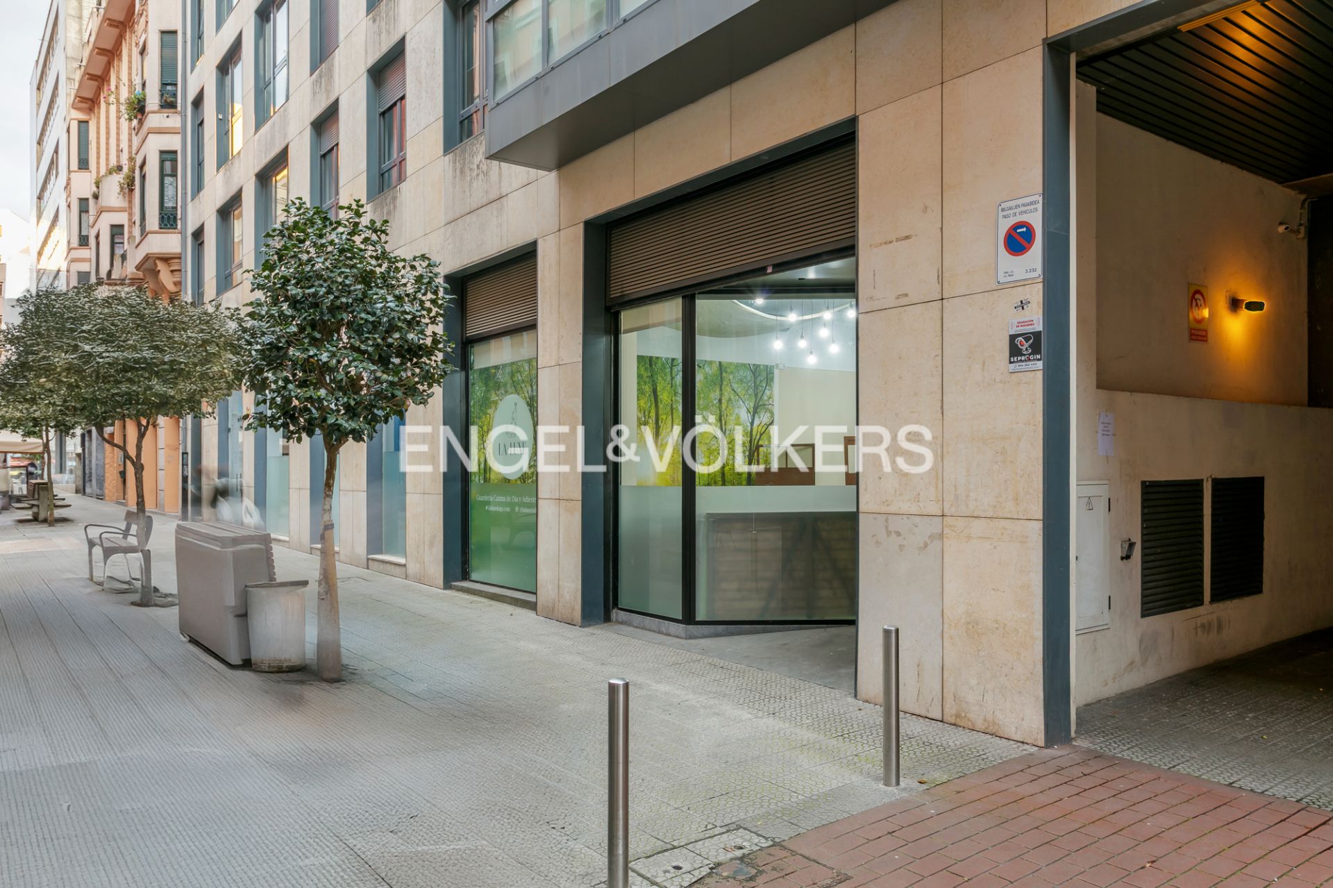 Exterior view of Premises to rent in Bilbao   with Air Conditioner and Heating