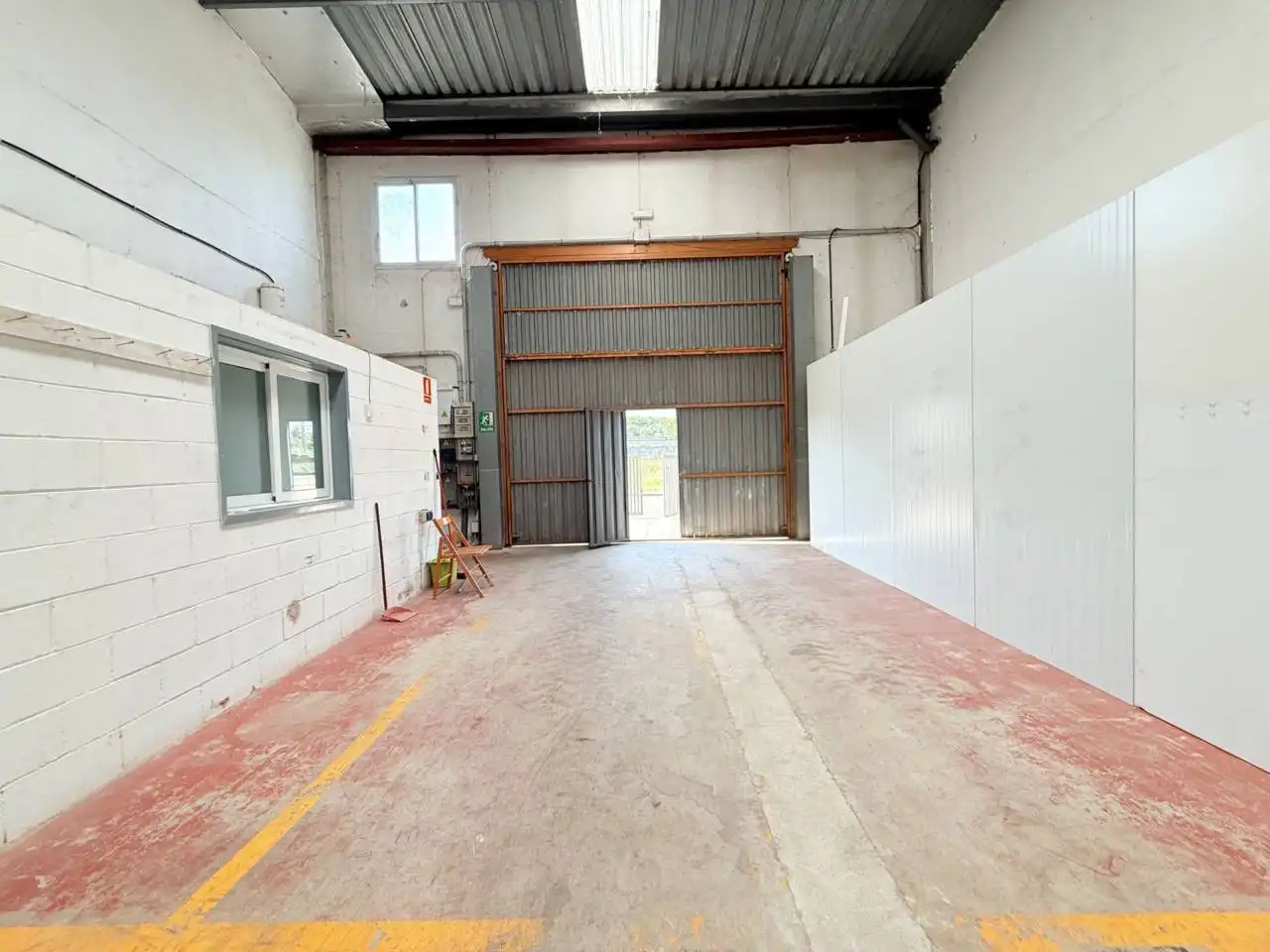 Nave industrial de alquiler en Riells i Viabrea