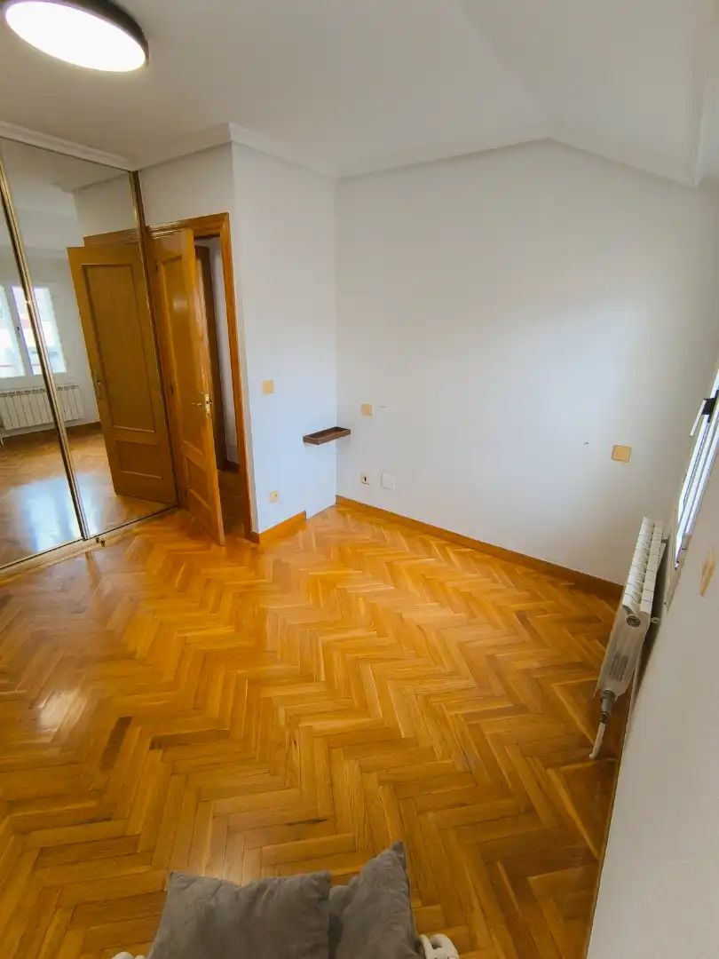 Dormitori de Àtic en venda en Palencia amb Calefacció, Parquet i Terrassa