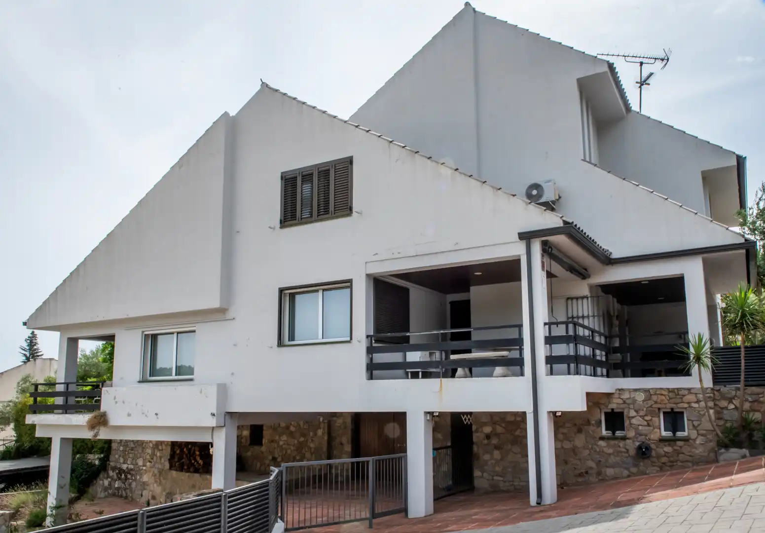 Außenansicht von Haus oder Chalet zum Verkauf in Agullana mit Klimaanlage, Heizung und Privatgarten