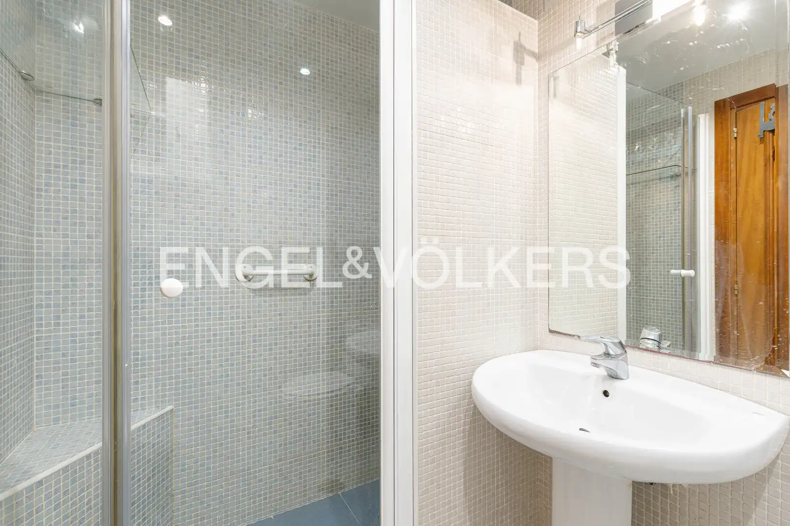 Baño de Piso en venta en Pozuelo de Alarcón con Aire acondicionado, Calefacción y Parquet
