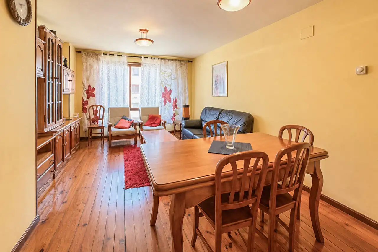 Comedor de Apartamento en venta en Vielha e Mijaran con Calefacción, Parquet y Amueblado