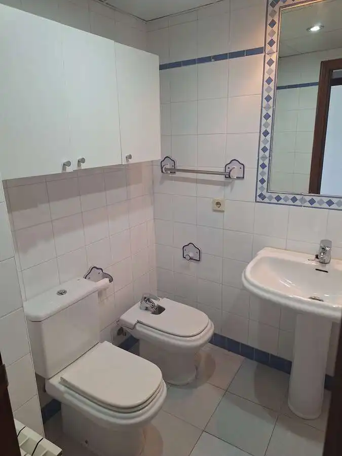 Bathroom of Apartments for rent in Córdoba  with Air Conditioner and Heating