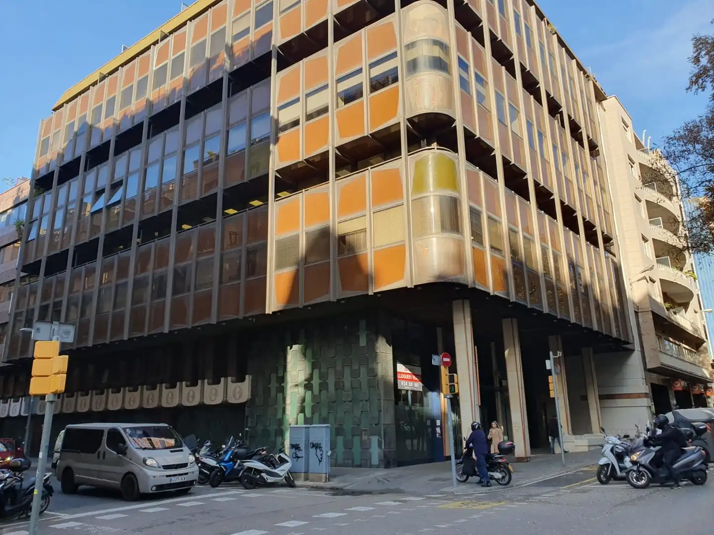 Vista exterior de Local de alquiler en Barcelona