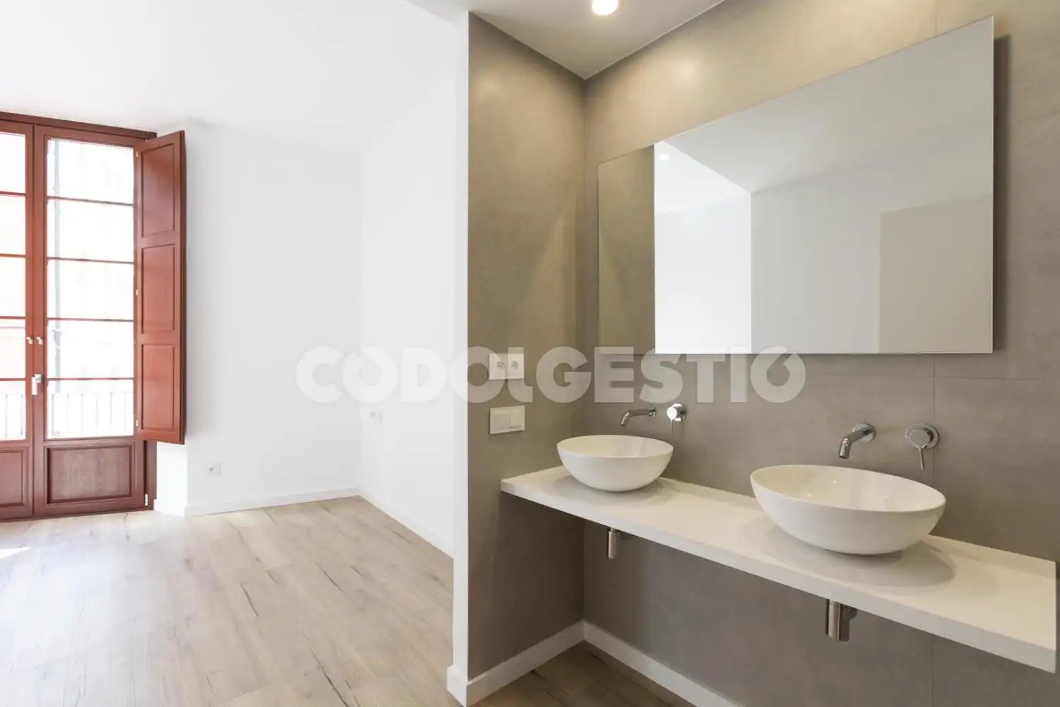 Baño de Piso de alquiler en Vic con Balcón