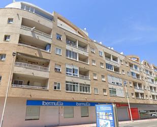 Vista exterior de Apartament en venda en Torrevieja amb Terrassa i Piscina comunitària