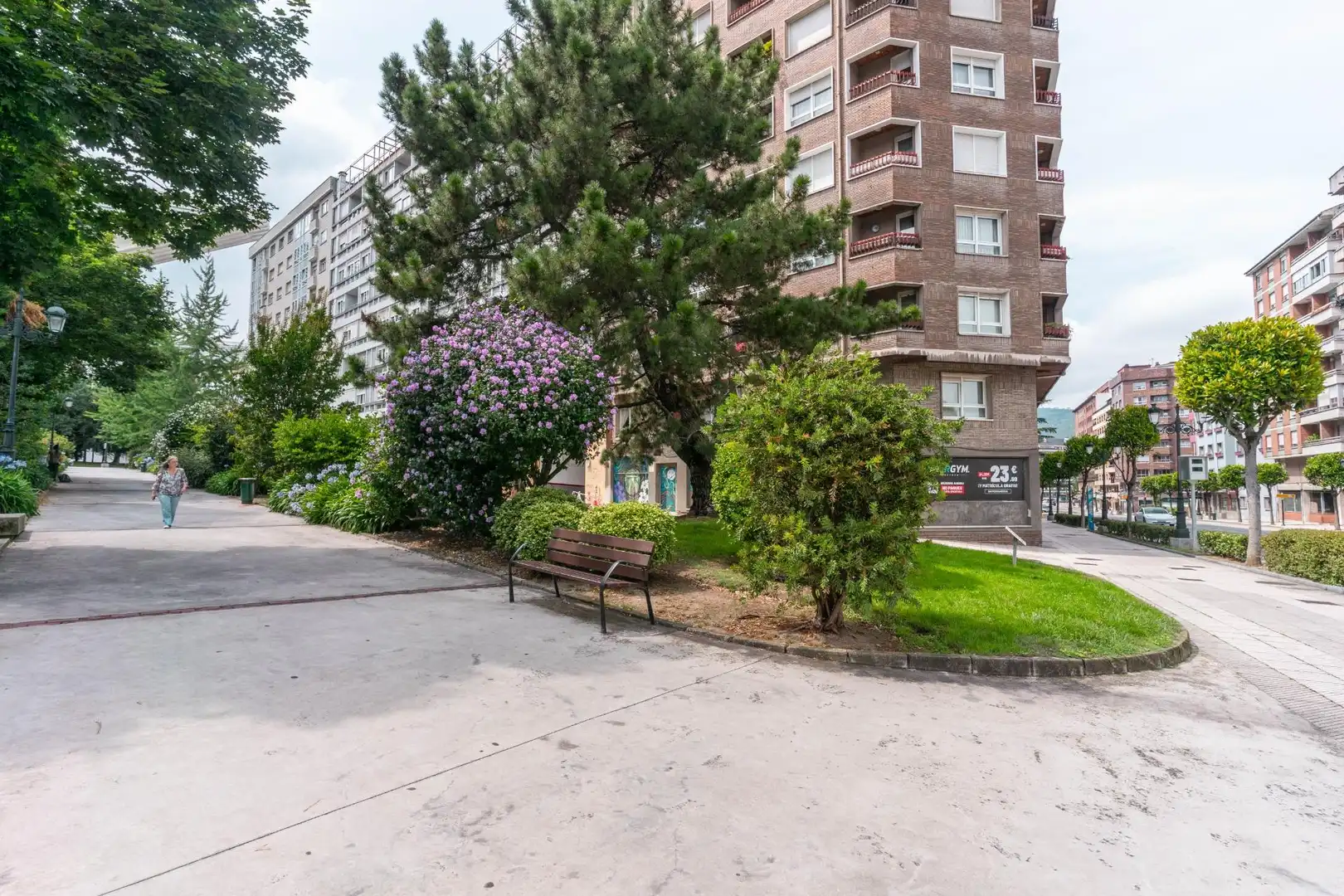 Vista exterior de Pis en venda en Oviedo  amb Calefacció, Terrassa i Traster