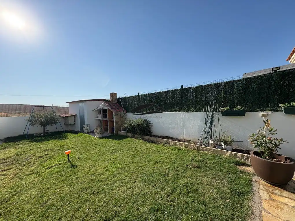 Jardín de Casa o chalet en venta en Arapiles con Calefacción, Jardín privado y Trastero